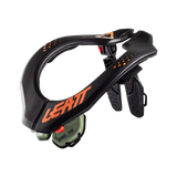 Ensure the safety of young riders with the Neck Brace 3.5 Junior from LEATT. Specifically designed for juniors, this neck brace provides crucial protection for the neck and spine. Its lightweight and adjustable design make it comfortable for young riders to wear, and it offers peace of mind to parents. Keep your child safe during their mountain biking adventures with this essential protective gear.