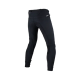Conquer gravity with confidence in LEATT Pants MTB Gravity 4.0 Women. Designed with female riders in mind, these pants offer exceptional protection and style. The tailored fit ensures unrestricted movement while the robust construction keeps you safe on challenging descents.