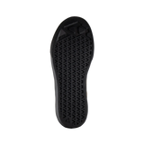 The LEATT Shoe 1.0 Flat V22 delivers exceptional grip and control. These mountain bike shoes are perfect for budding cyclists looking to enhance their biking adventures. The quality craftsmanship ensures durability, making these shoes a reliable choice for riders who are passionate about mountain biking.