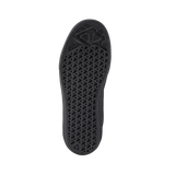 Step up your biking game with LEATT Shoe 1.0 Flat. Designed for precision and style, these shoes provide excellent pedal feel for navigating challenging terrain.