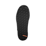 For those who demand the best, the LEATT Shoe 3.0 Flat Pro is designed to meet your needs. Whether you're a professional rider or a dedicated enthusiast, these shoes offer top-tier pedal grip and control. With a focus on performance, they ensure that every pedal stroke counts, enhancing your mountain biking experience.