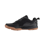 Unleash your biking potential with the LEATT Shoe 6.0 Clip Women. Crafted with female riders in mind, these shoes offer top-tier pedal control and comfort, allowing you to tackle the trails with style and confidence.