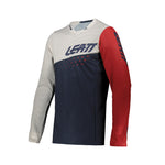 Take your youth's biking adventures to the next level with the LEATT Gravity 4.0 Junior V22 jersey. It's not just a jersey; it's a statement of style and comfort. With improved features and enhanced breathability, this jersey is designed to keep young riders cool and comfortable during their rides. Whether they're hitting the trails or mastering downhill runs, this jersey will be their trusted companion.