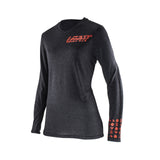 Conquer the trails with LEATT Jersey MTB Gravity 2.0 Women V22. Elevate your ride.
