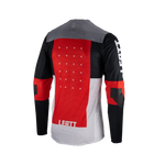 Elevate your young rider's biking game with this stylish and performance-driven jersey. Designed to provide unbeatable comfort, it's perfect for those aspiring gravity junkies. Crafted with top-quality materials, it ensures durability and breathability, allowing them to tackle the trails with ease. Get ready for an upgrade in style and performance with the LEATT Gravity 4.0 Junior MTB Jersey.