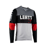 Elevate your young rider's biking game with this stylish and performance-driven jersey. Designed to provide unbeatable comfort, it's perfect for those aspiring gravity junkies. Crafted with top-quality materials, it ensures durability and breathability, allowing them to tackle the trails with ease. Get ready for an upgrade in style and performance with the LEATT Gravity 4.0 Junior MTB Jersey.