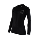 Elevate your biking journey with unmatched style and comfort. The LEATT Gravity 4.0 Women V22 MTB Jersey is tailored to meet the needs of female riders who want to make a statement on the trail. Experience the perfect fusion of fashion and function.
