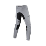 Chase adventure with LEATT Pant MTB Enduro 3.0. These pants offer the perfect blend of comfort and protection for your epic enduro journeys. Ride confidently knowing you're equipped for the ride ahead.