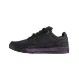 Unleash your biking potential with the LEATT Shoe 2.0 Flat Women. Designed with the female rider in mind, these shoes offer an unbeatable combination of grip and comfort. Whether you're conquering challenging terrain or cruising through scenic trails, these shoes are tailored to your needs. Elevate your biking game and experience the trail like never before.
