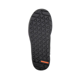 Unleash your biking potential with the LEATT Shoe 2.0 Flat Women. Designed with the female rider in mind, these shoes offer an unbeatable combination of grip and comfort. Whether you're conquering challenging terrain or cruising through scenic trails, these shoes are tailored to your needs. Elevate your biking game and experience the trail like never before.