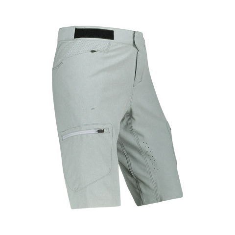 Explore the trails in style with LEATT Shorts MTB AllMtn 2.0 V22. These shorts are engineered for maximum performance, providing the comfort and durability you need for epic rides.