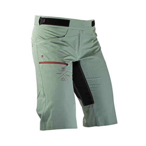 Unleash your potential with LEATT Shorts MTB AllMtn 3.0 Women. Designed for female riders, these shorts combine style and function, providing the ultimate off-road experience.